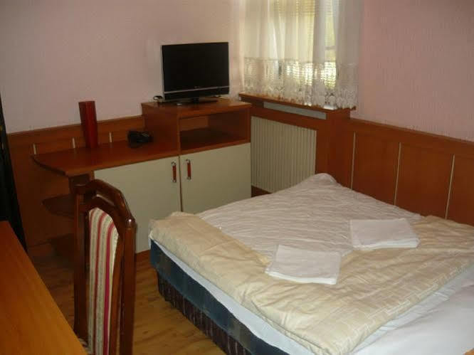 Motel Nana Banyaluka Dış mekan fotoğraf